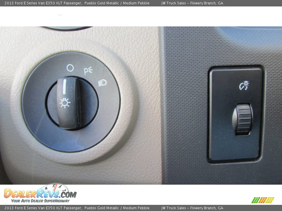 2013 Ford E Series Van E350 XLT Passenger Pueblo Gold Metallic / Medium Pebble Photo #21