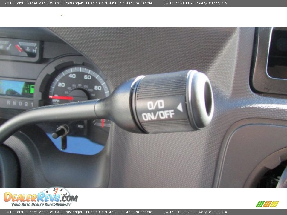 2013 Ford E Series Van E350 XLT Passenger Pueblo Gold Metallic / Medium Pebble Photo #28