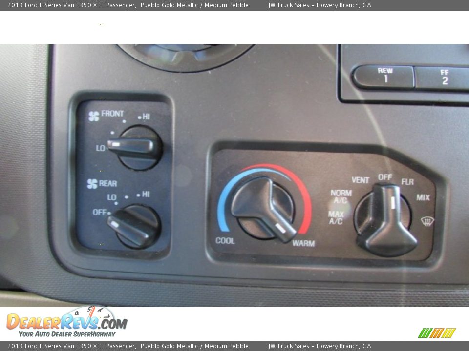 2013 Ford E Series Van E350 XLT Passenger Pueblo Gold Metallic / Medium Pebble Photo #31