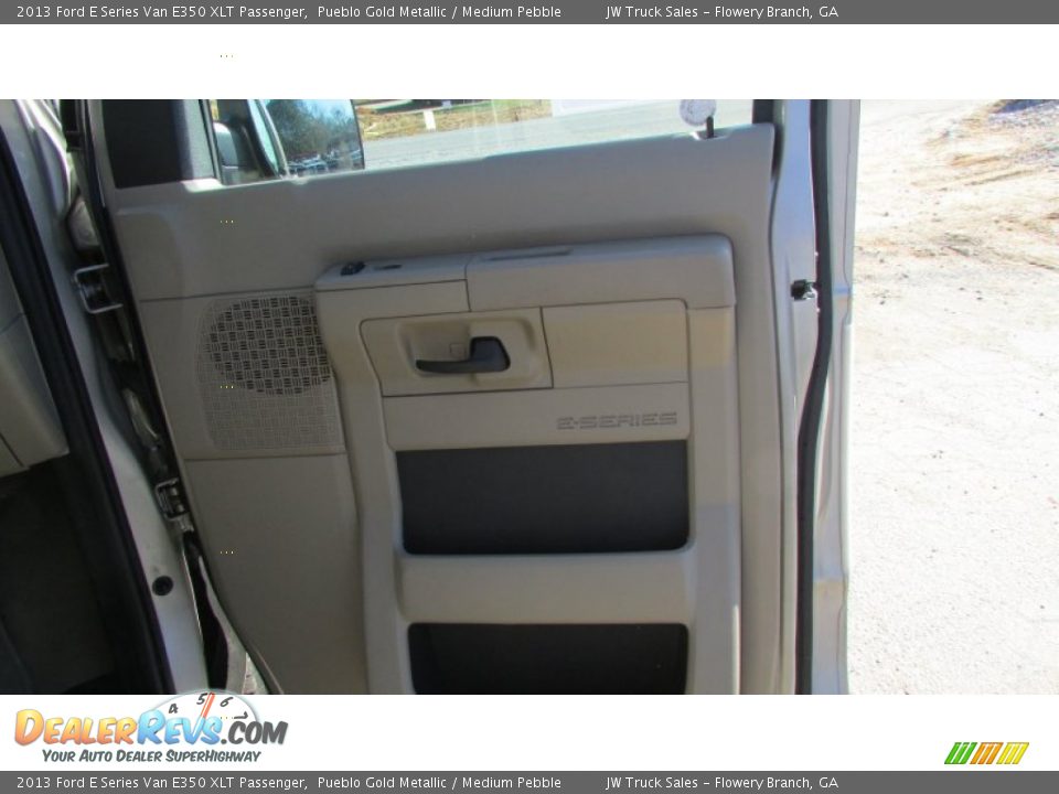 2013 Ford E Series Van E350 XLT Passenger Pueblo Gold Metallic / Medium Pebble Photo #36