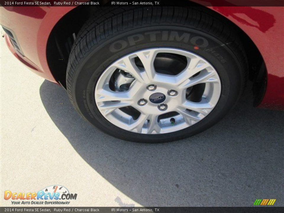 2014 Ford Fiesta SE Sedan Ruby Red / Charcoal Black Photo #2