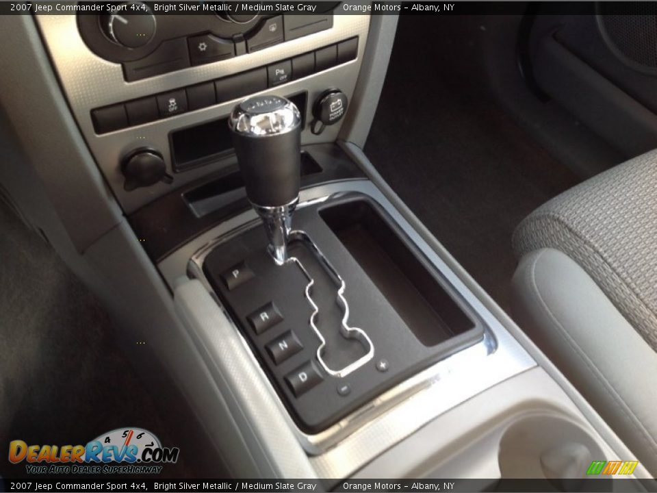 2007 Jeep Commander Sport 4x4 Bright Silver Metallic / Medium Slate Gray Photo #10