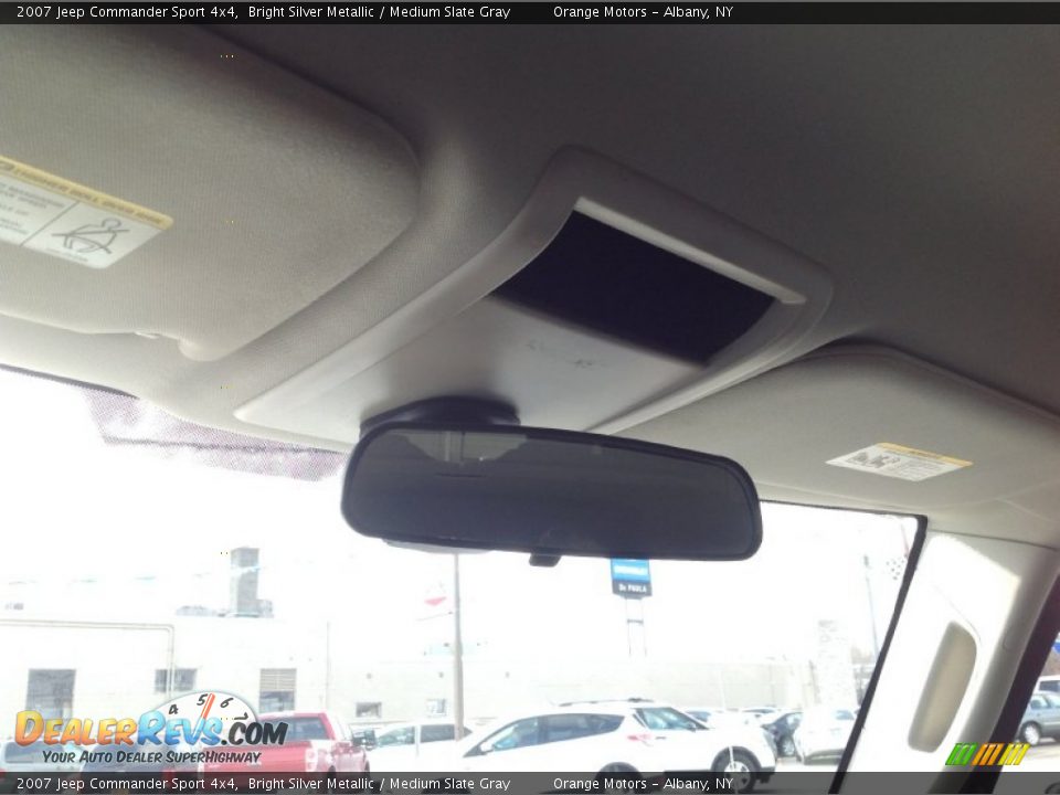 2007 Jeep Commander Sport 4x4 Bright Silver Metallic / Medium Slate Gray Photo #12