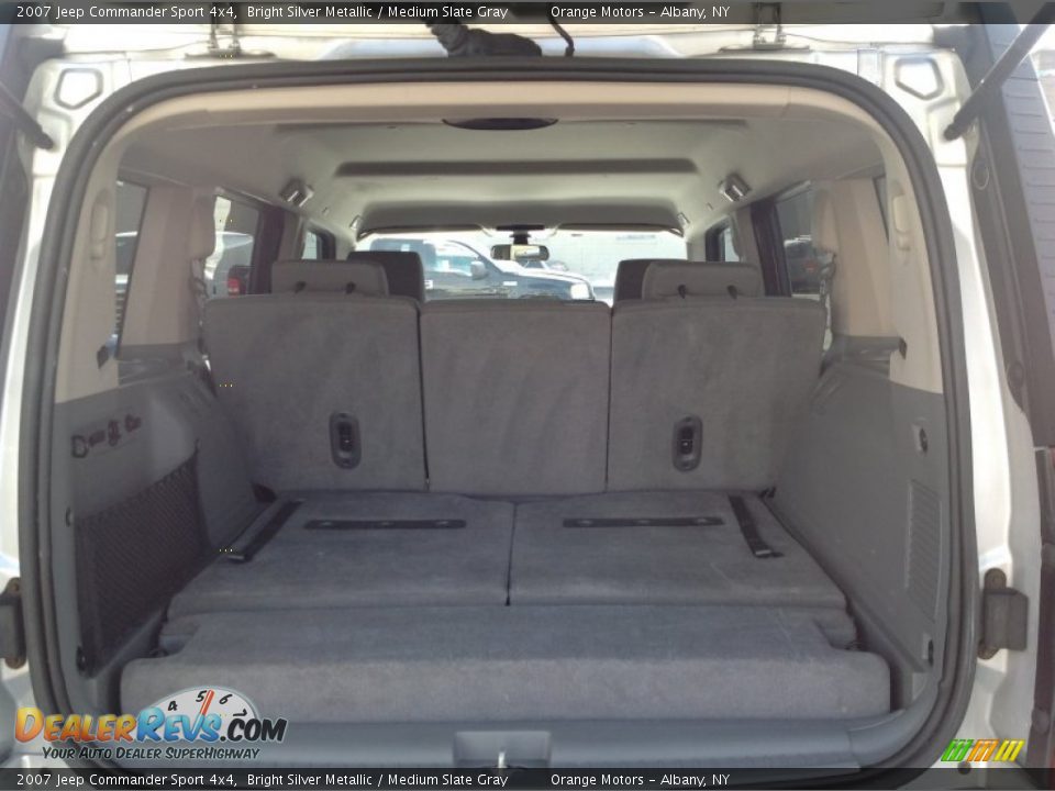 2007 Jeep Commander Sport 4x4 Bright Silver Metallic / Medium Slate Gray Photo #16