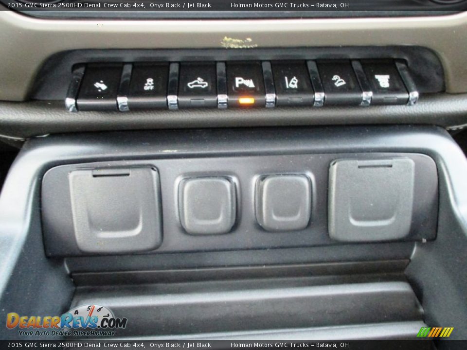 2015 GMC Sierra 2500HD Denali Crew Cab 4x4 Onyx Black / Jet Black Photo #17