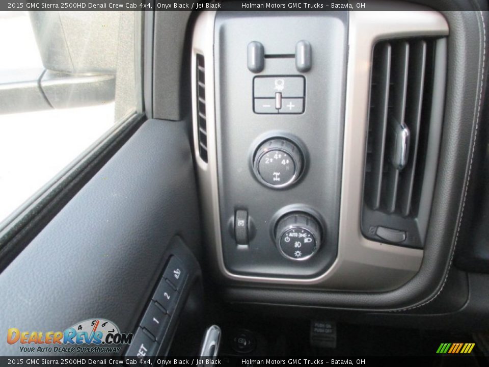 2015 GMC Sierra 2500HD Denali Crew Cab 4x4 Onyx Black / Jet Black Photo #26