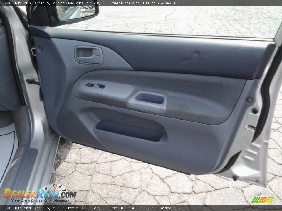 2003 Mitsubishi Lancer ES Munich Silver Metallic / Gray Photo #15