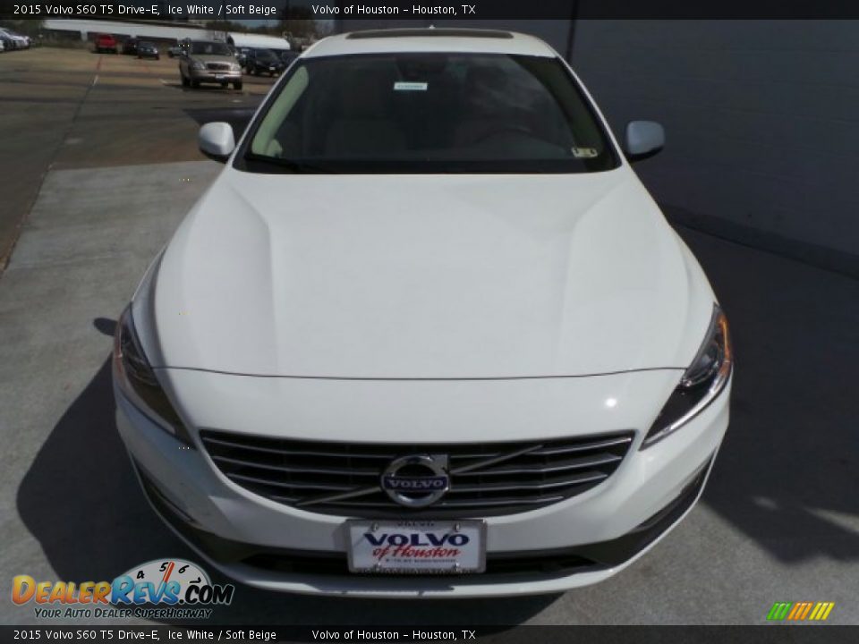 2015 Volvo S60 T5 Drive-E Ice White / Soft Beige Photo #2