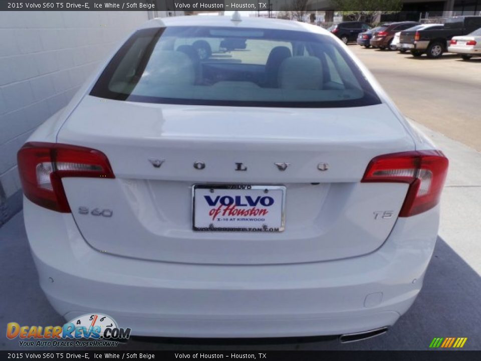2015 Volvo S60 T5 Drive-E Ice White / Soft Beige Photo #4