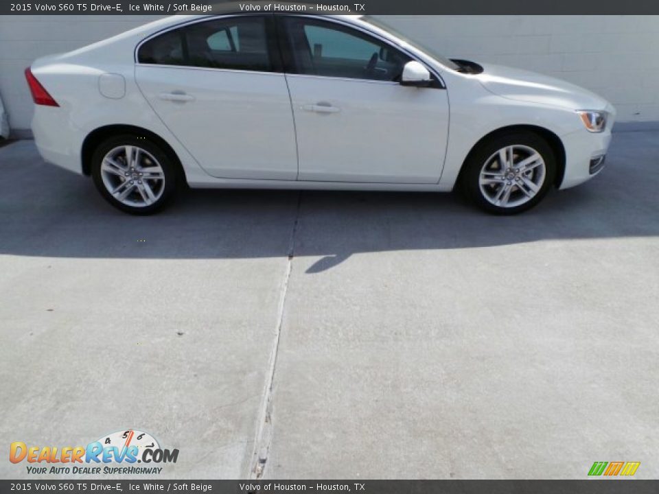 2015 Volvo S60 T5 Drive-E Ice White / Soft Beige Photo #6