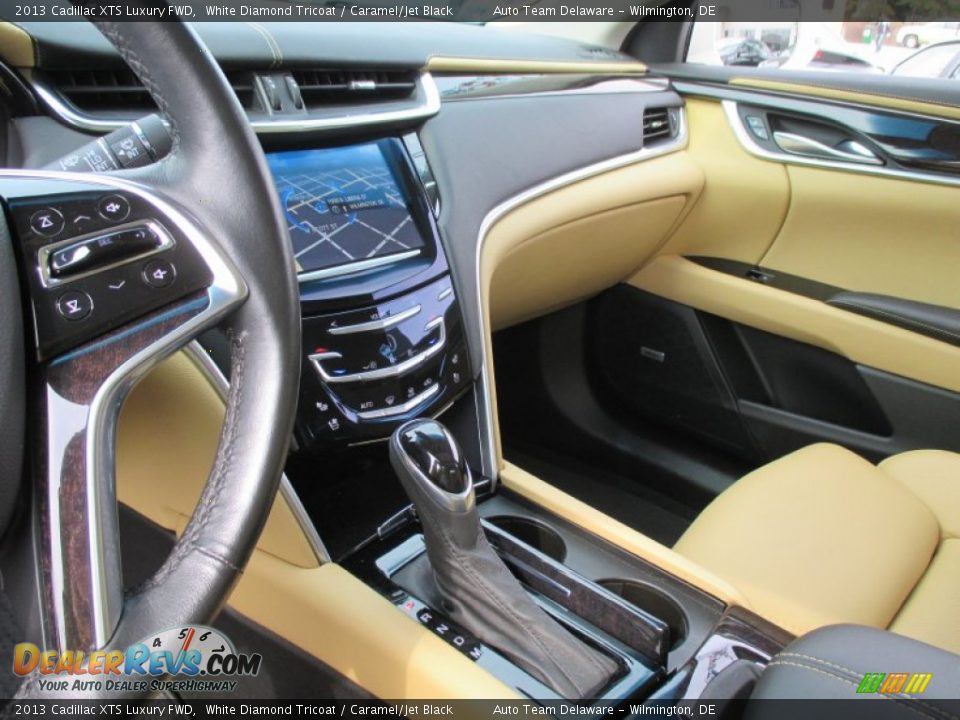 2013 Cadillac XTS Luxury FWD White Diamond Tricoat / Caramel/Jet Black Photo #13