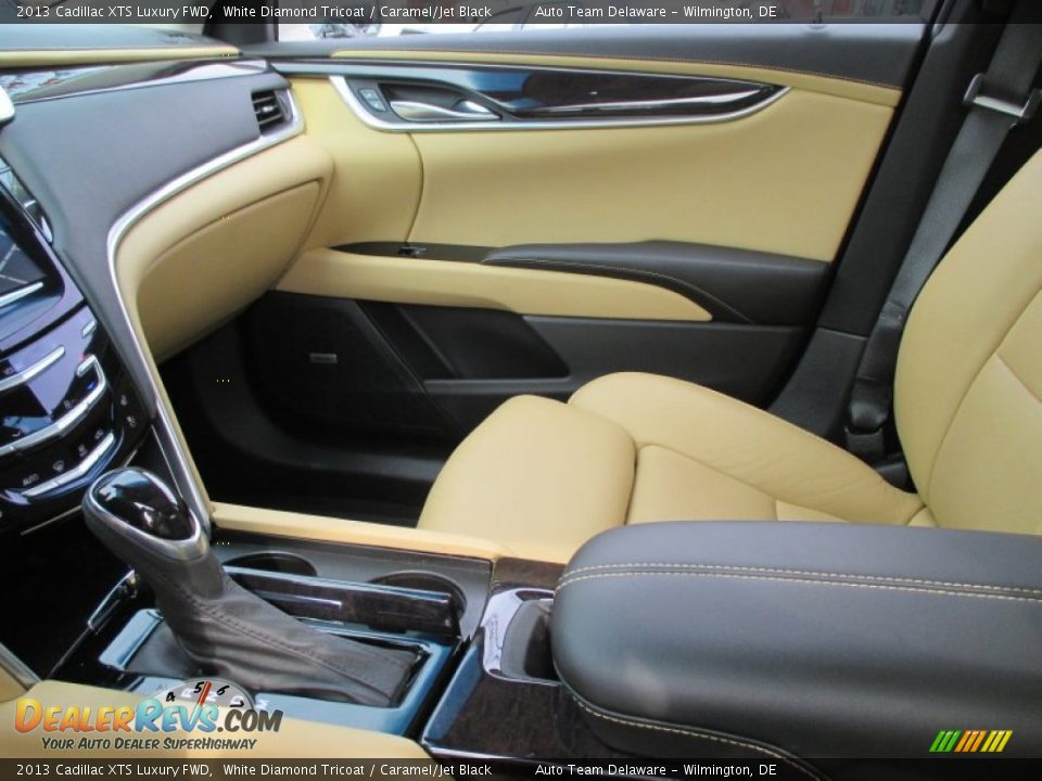 2013 Cadillac XTS Luxury FWD White Diamond Tricoat / Caramel/Jet Black Photo #14