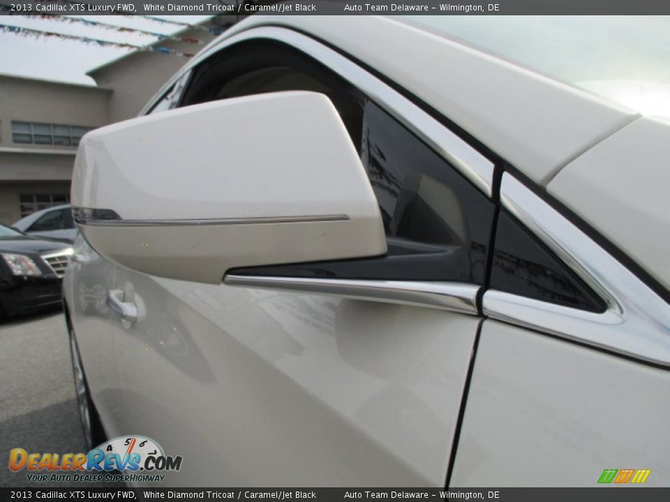 2013 Cadillac XTS Luxury FWD White Diamond Tricoat / Caramel/Jet Black Photo #24