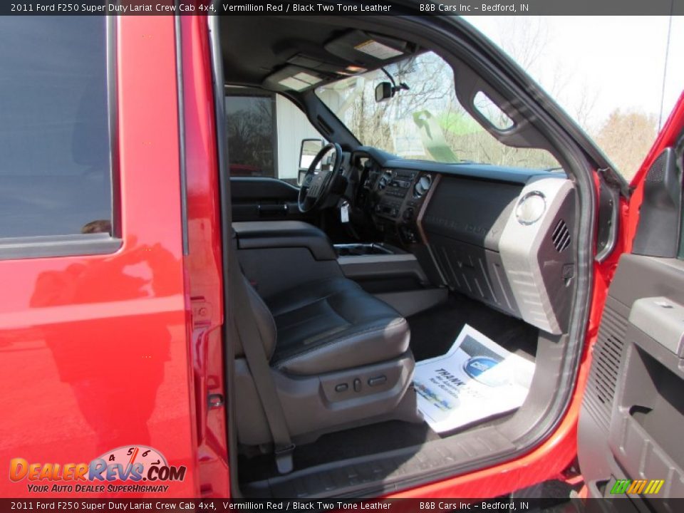 2011 Ford F250 Super Duty Lariat Crew Cab 4x4 Vermillion Red / Black Two Tone Leather Photo #26