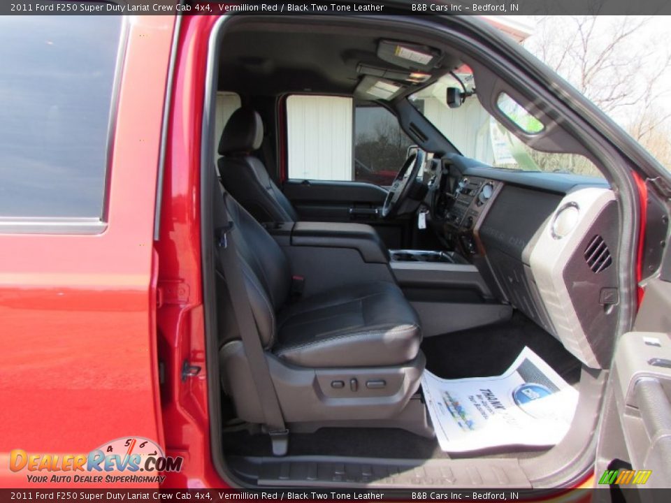 2011 Ford F250 Super Duty Lariat Crew Cab 4x4 Vermillion Red / Black Two Tone Leather Photo #27