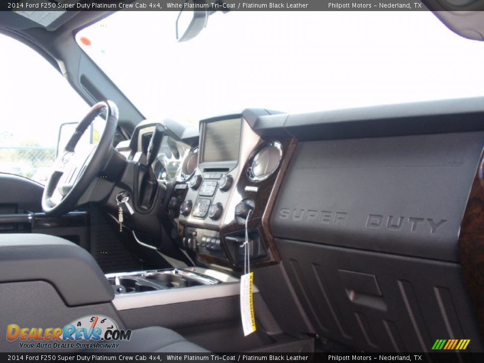 2014 Ford F250 Super Duty Platinum Crew Cab 4x4 White Platinum Tri-Coat / Platinum Black Leather Photo #21