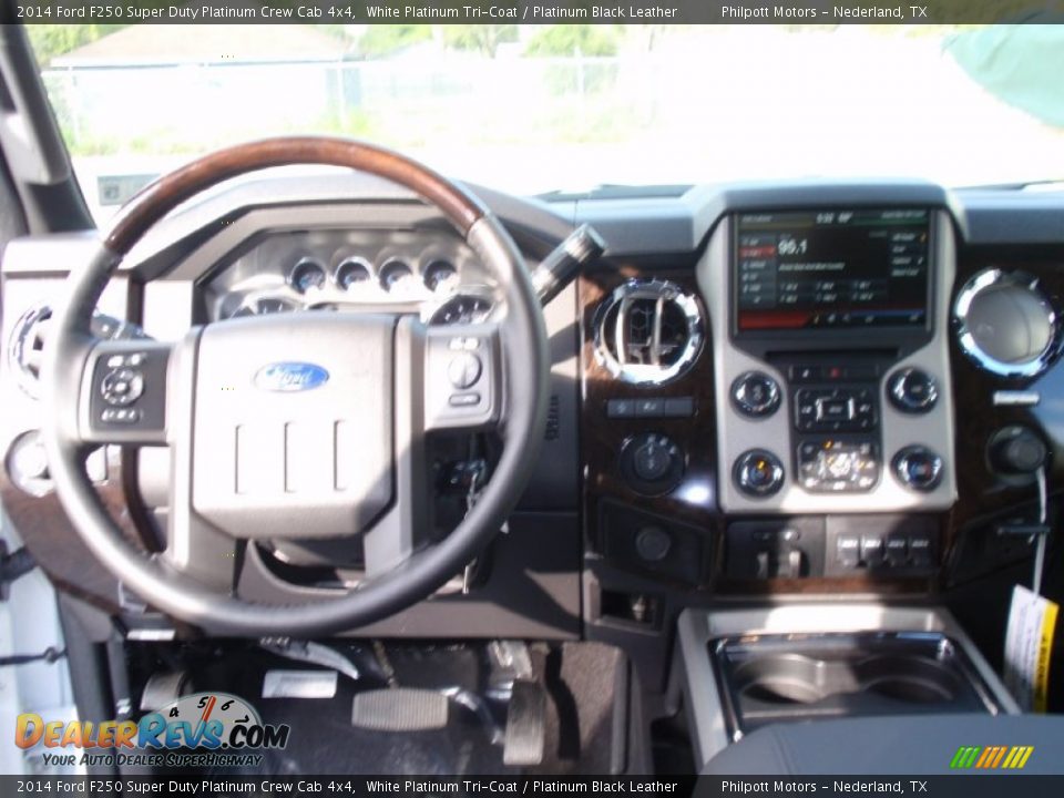 2014 Ford F250 Super Duty Platinum Crew Cab 4x4 White Platinum Tri-Coat / Platinum Black Leather Photo #30