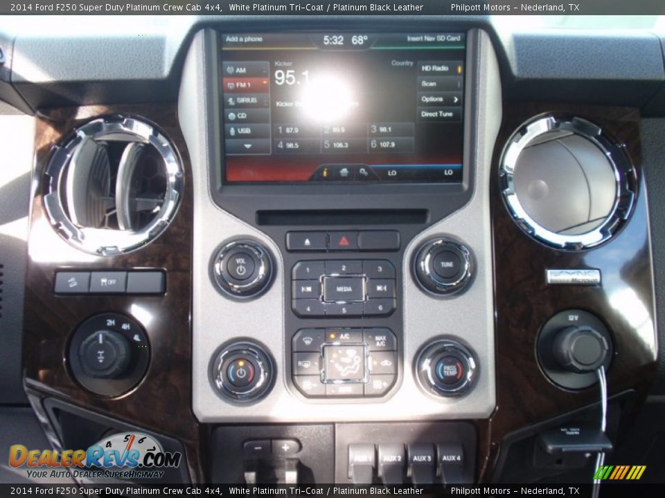2014 Ford F250 Super Duty Platinum Crew Cab 4x4 White Platinum Tri-Coat / Platinum Black Leather Photo #31