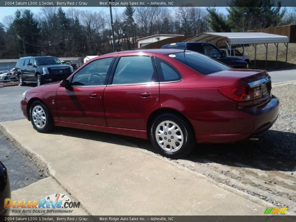 2004 Saturn L300 1 Sedan Berry Red / Gray Photo #10