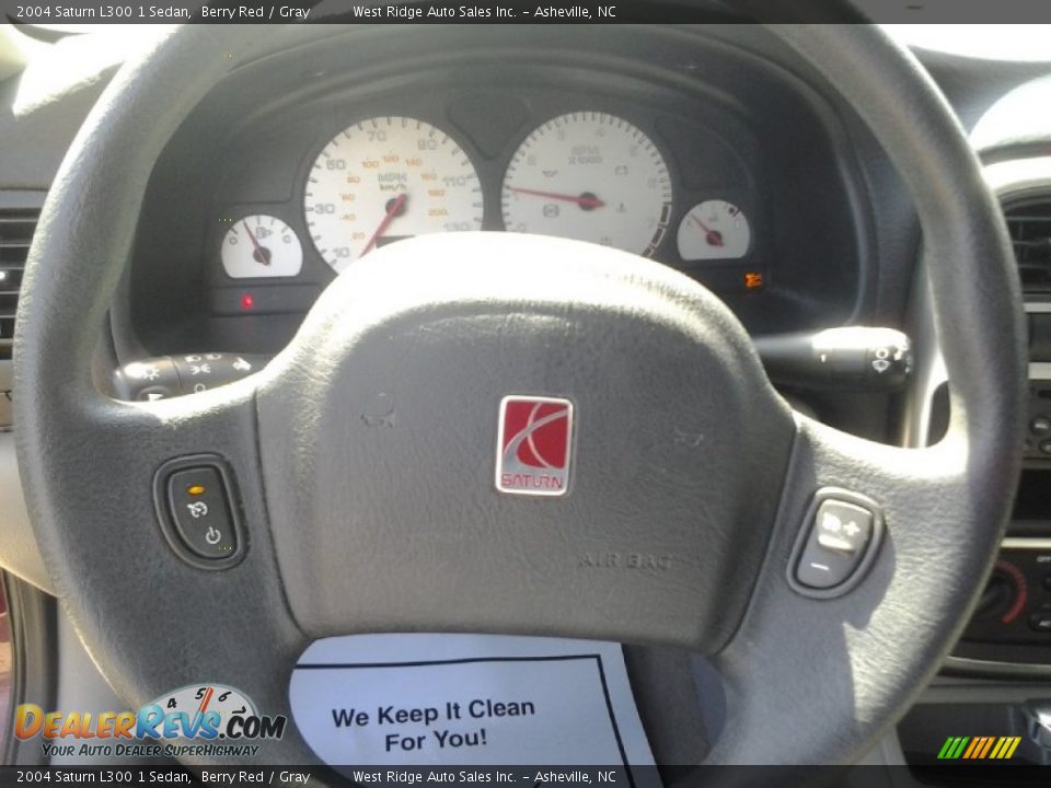 2004 Saturn L300 1 Sedan Berry Red / Gray Photo #12