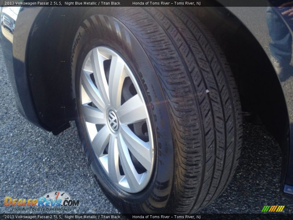 2013 Volkswagen Passat 2.5L S Night Blue Metallic / Titan Black Photo #3