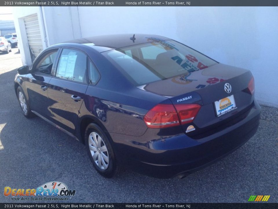 2013 Volkswagen Passat 2.5L S Night Blue Metallic / Titan Black Photo #8