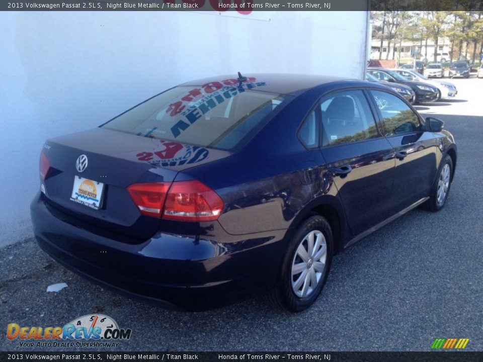 2013 Volkswagen Passat 2.5L S Night Blue Metallic / Titan Black Photo #22