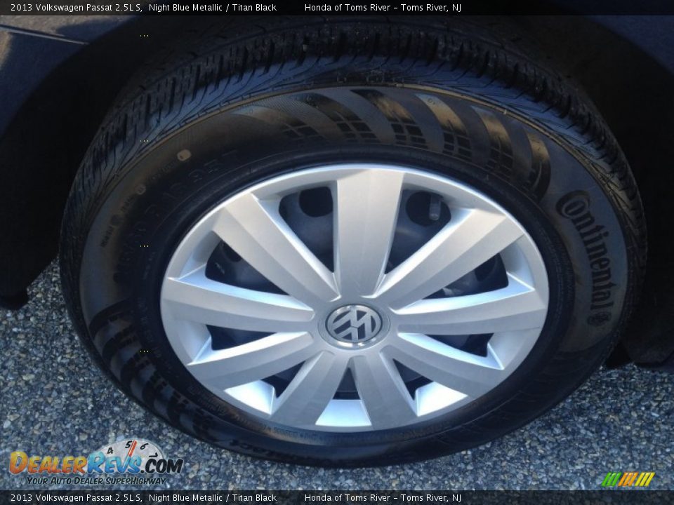 2013 Volkswagen Passat 2.5L S Night Blue Metallic / Titan Black Photo #23