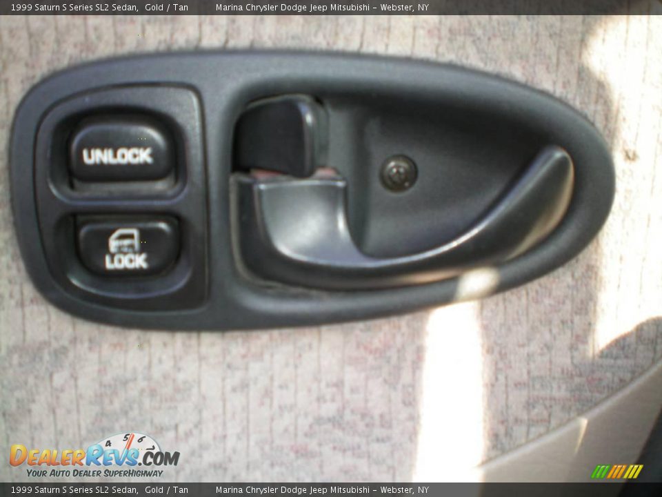 1999 Saturn S Series SL2 Sedan Gold / Tan Photo #20