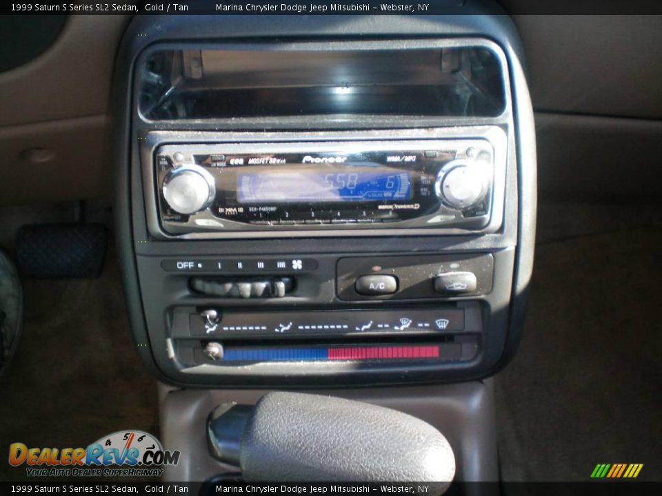 1999 Saturn S Series SL2 Sedan Gold / Tan Photo #21