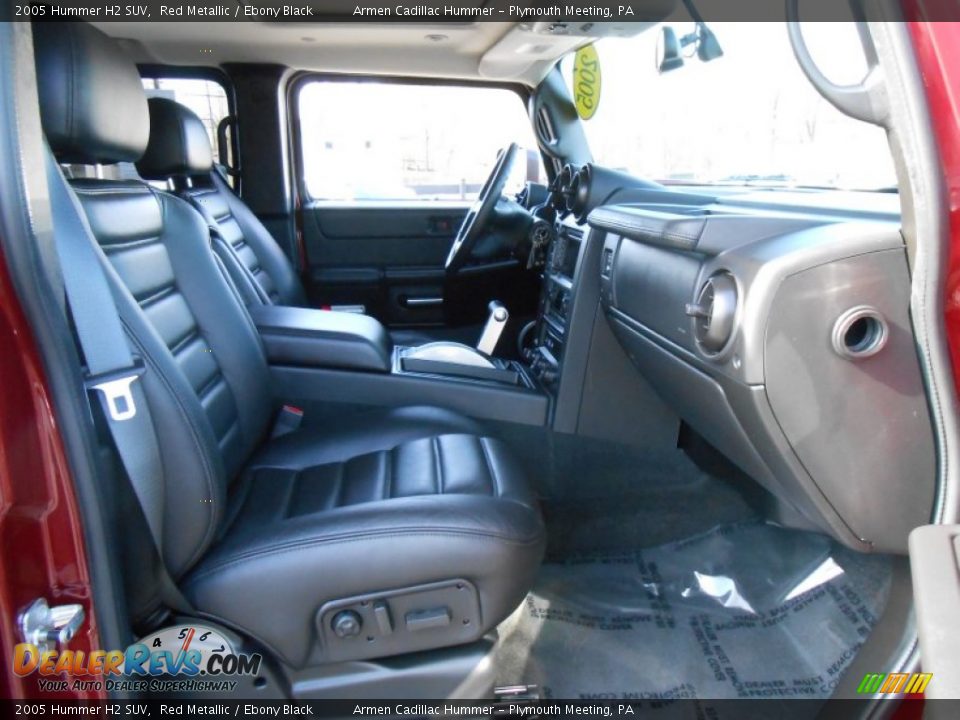 Front Seat of 2005 Hummer H2 SUV Photo #13