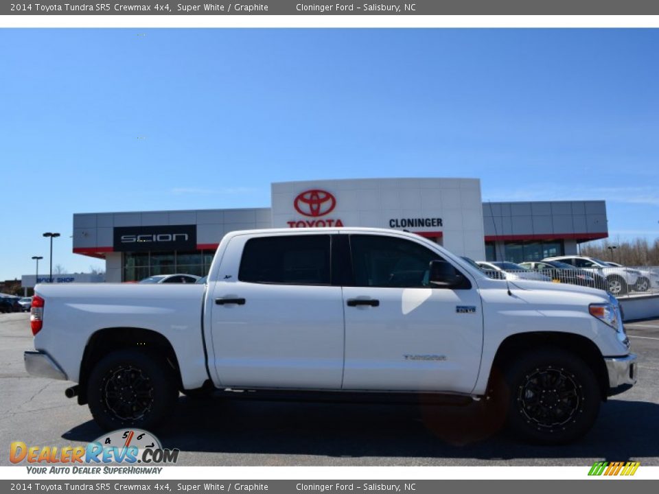 2014 Toyota Tundra SR5 Crewmax 4x4 Super White / Graphite Photo #2