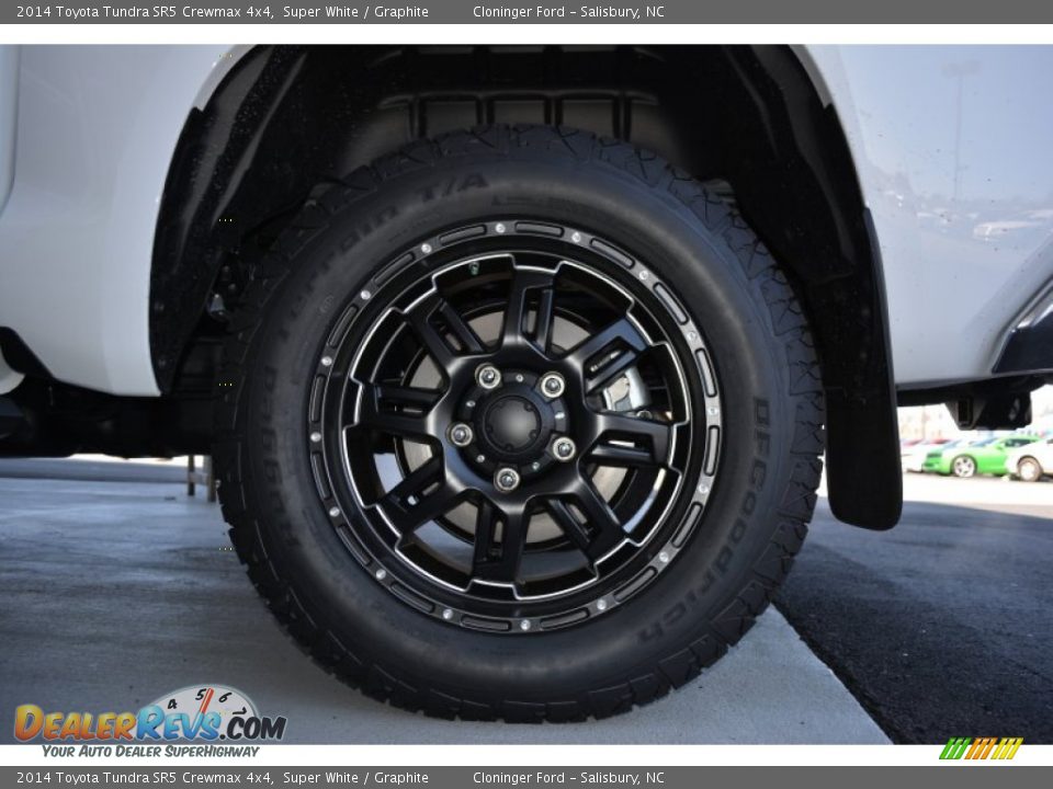 2014 Toyota Tundra SR5 Crewmax 4x4 Super White / Graphite Photo #11