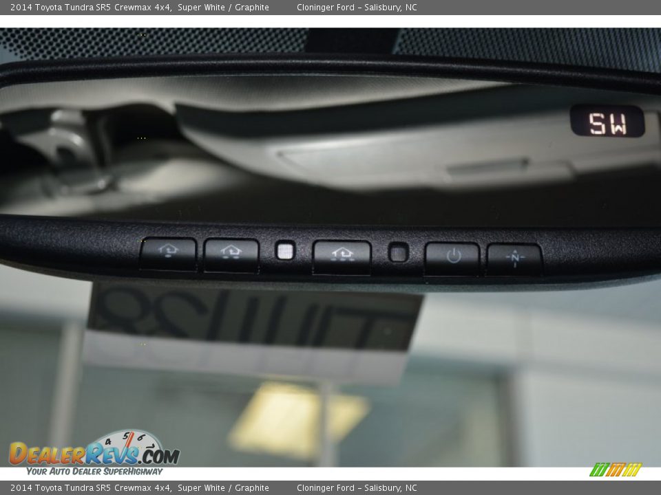 2014 Toyota Tundra SR5 Crewmax 4x4 Super White / Graphite Photo #20