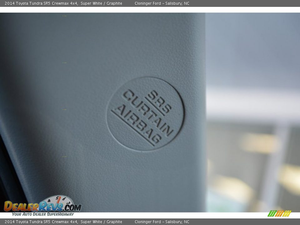 2014 Toyota Tundra SR5 Crewmax 4x4 Super White / Graphite Photo #28
