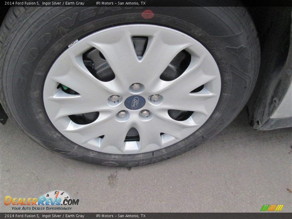 2014 Ford Fusion S Ingot Silver / Earth Gray Photo #2