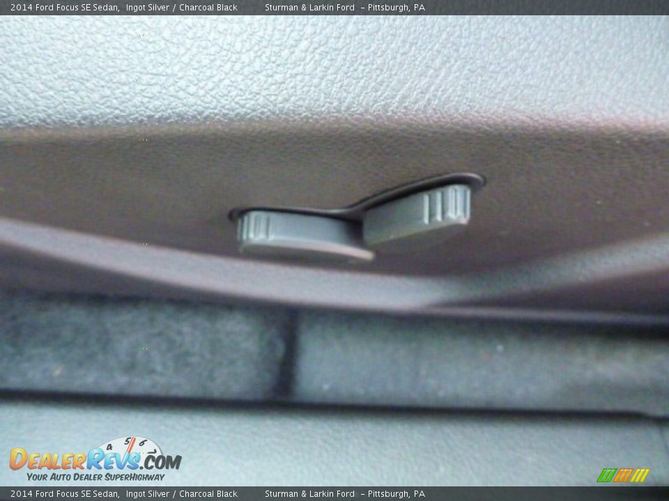 2014 Ford Focus SE Sedan Ingot Silver / Charcoal Black Photo #10