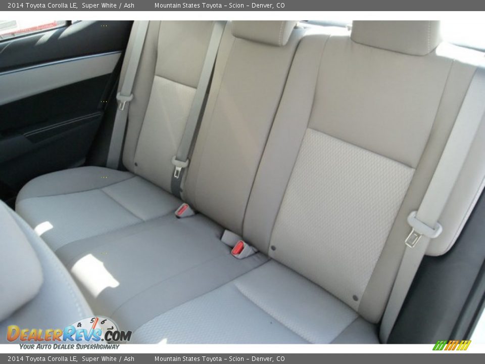 2014 Toyota Corolla LE Super White / Ash Photo #7