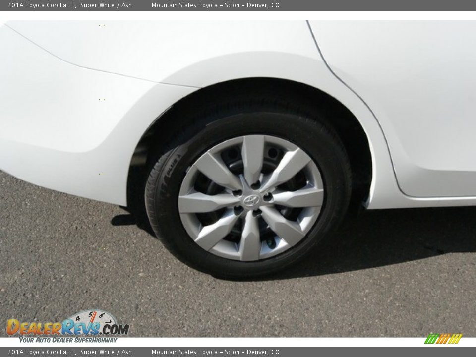 2014 Toyota Corolla LE Super White / Ash Photo #9