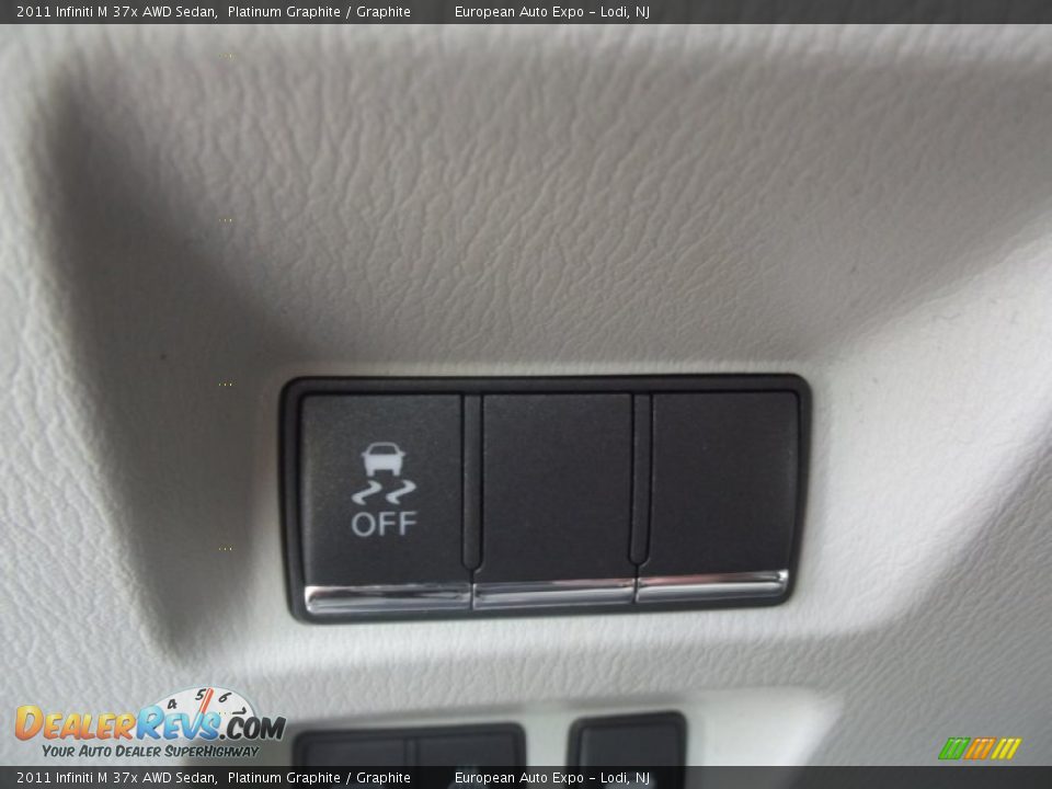2011 Infiniti M 37x AWD Sedan Platinum Graphite / Graphite Photo #26