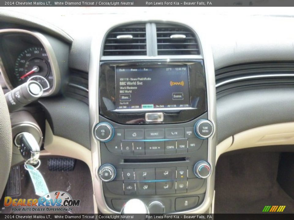 2014 Chevrolet Malibu LT White Diamond Tricoat / Cocoa/Light Neutral Photo #16