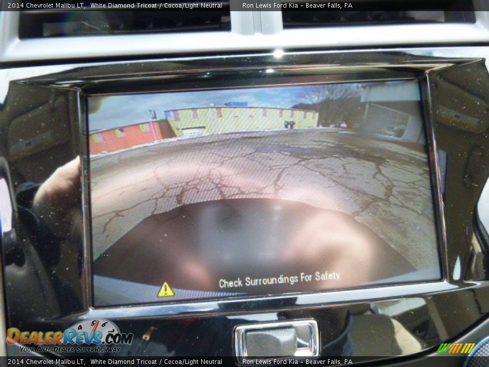 2014 Chevrolet Malibu LT White Diamond Tricoat / Cocoa/Light Neutral Photo #17