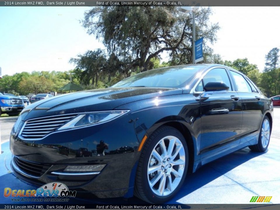Front 3/4 View of 2014 Lincoln MKZ FWD Photo #1