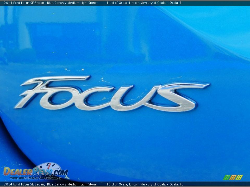 2014 Ford Focus SE Sedan Blue Candy / Medium Light Stone Photo #4
