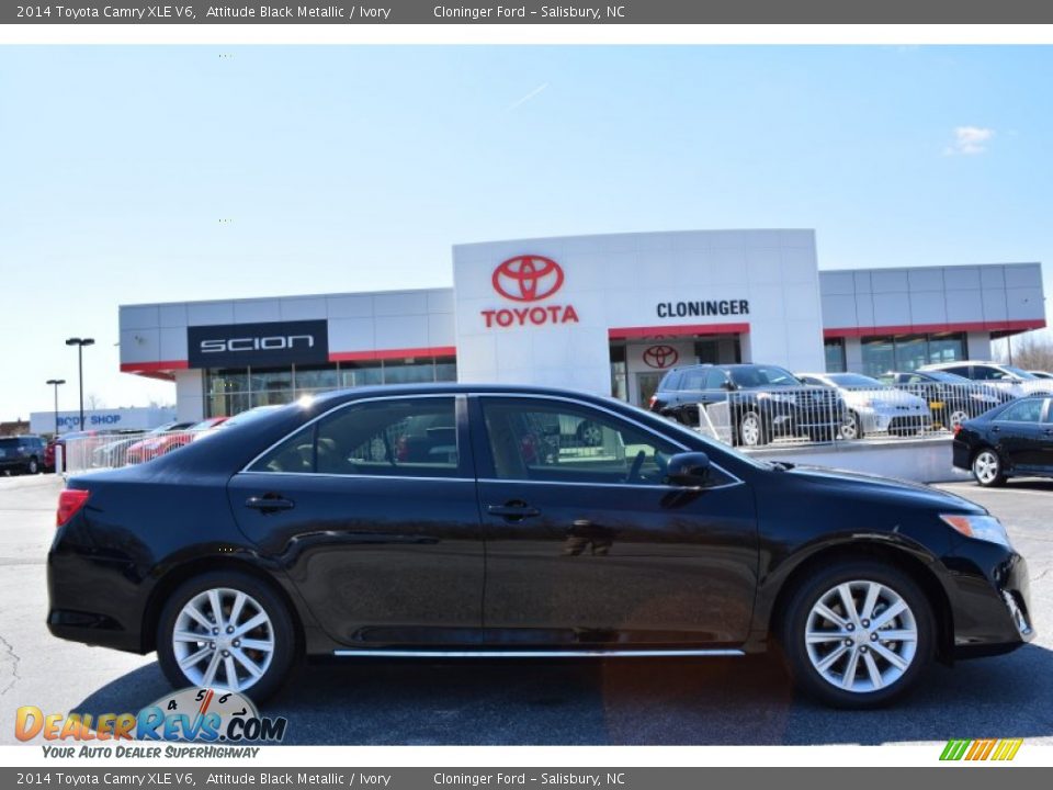 2014 Toyota Camry XLE V6 Attitude Black Metallic / Ivory Photo #2