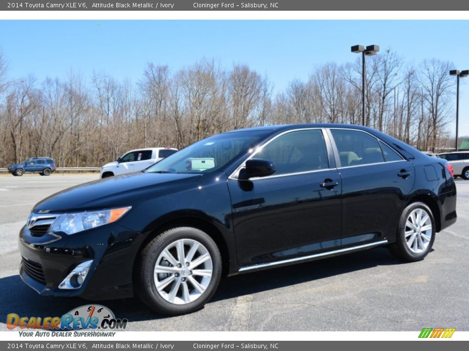 2014 Toyota Camry XLE V6 Attitude Black Metallic / Ivory Photo #3
