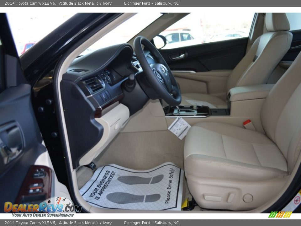 2014 Toyota Camry XLE V6 Attitude Black Metallic / Ivory Photo #6
