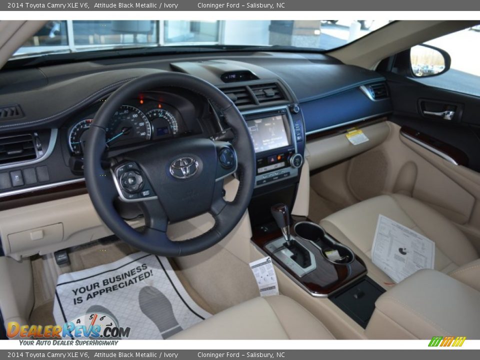 2014 Toyota Camry XLE V6 Attitude Black Metallic / Ivory Photo #7