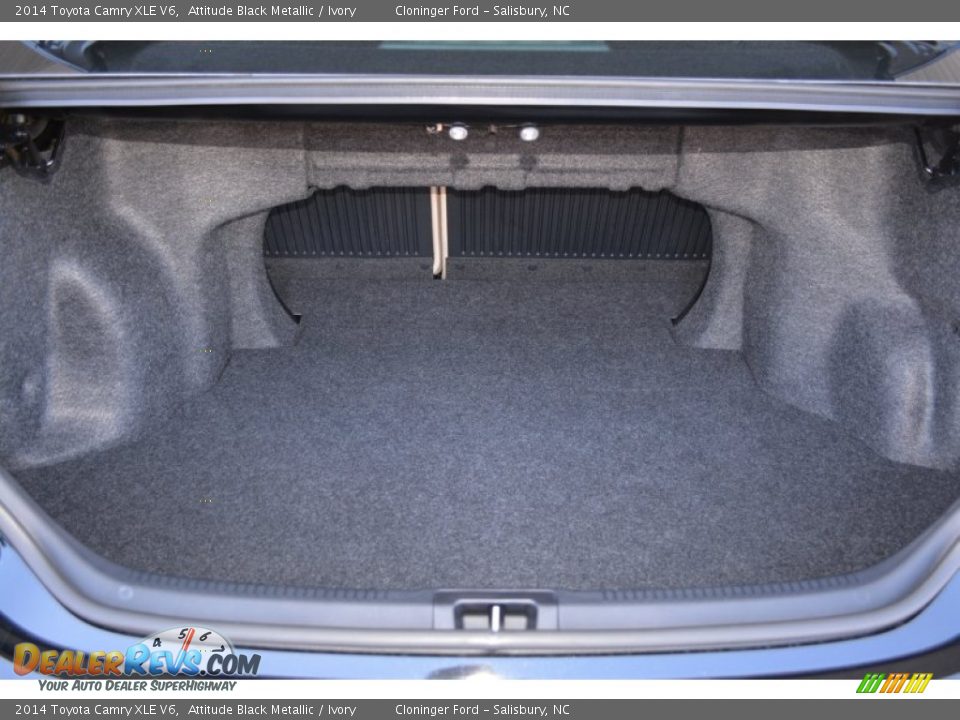 2014 Toyota Camry XLE V6 Attitude Black Metallic / Ivory Photo #9
