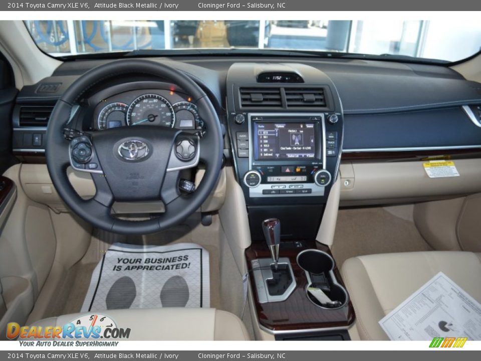 2014 Toyota Camry XLE V6 Attitude Black Metallic / Ivory Photo #11